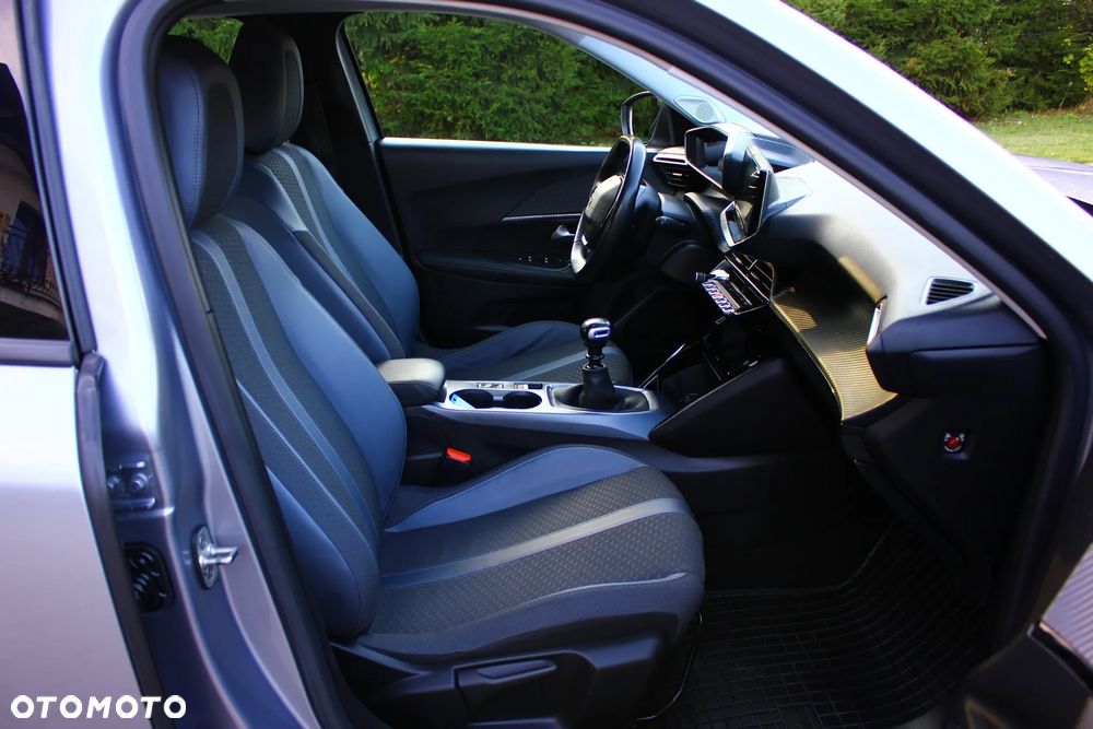 Peugeot 2008 1.5 BlueHDi Allure S&S - 38