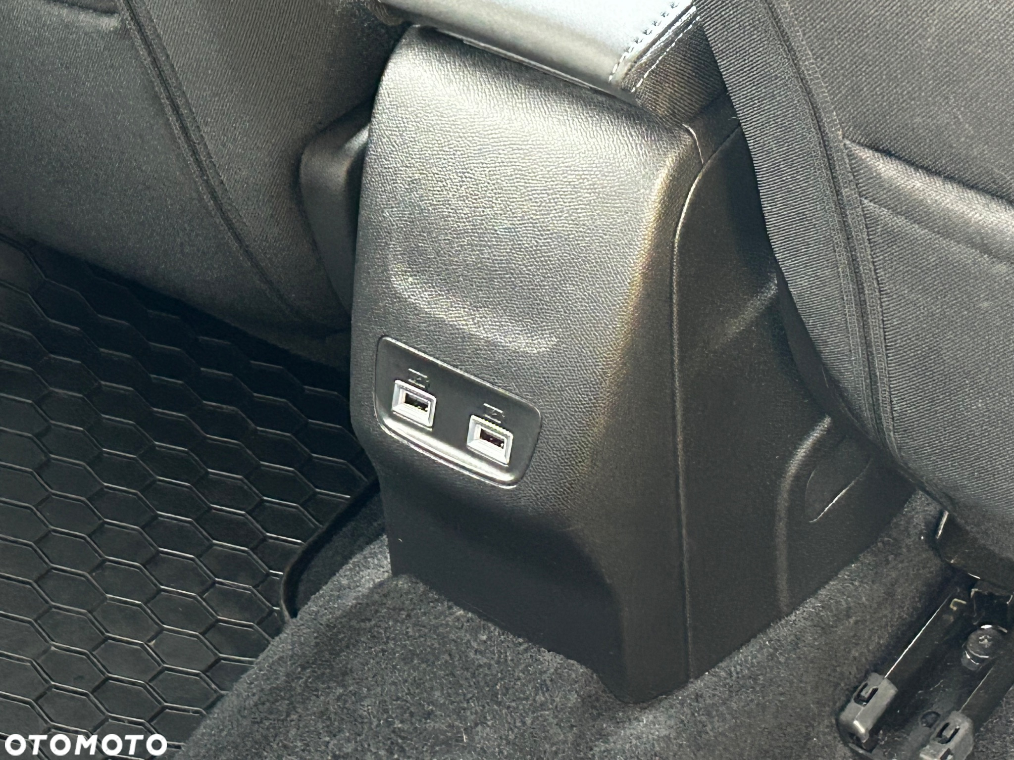 Peugeot 2008 1.2 PureTech Allure S&S EAT8 - 9