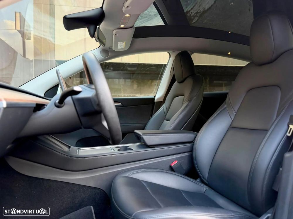 Tesla Model Y Long Range Dual Motor AWD - 10