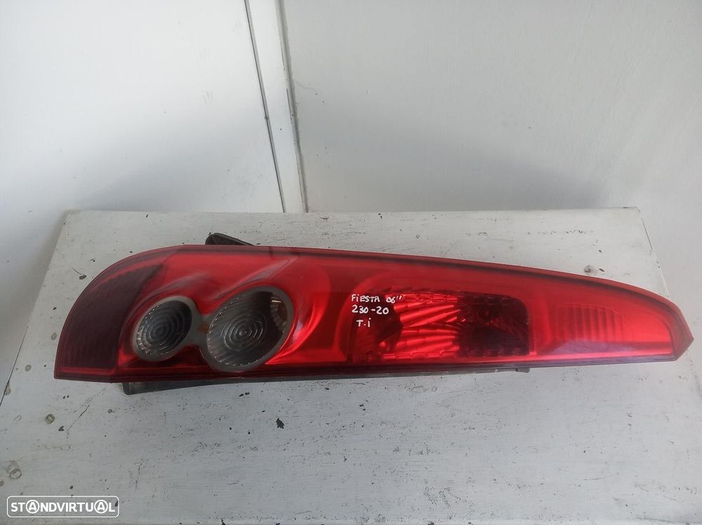FAROLIM TRASEIRO ESQUERDO FORD FIESTA V 2006 -6S61-13405-AG - 4