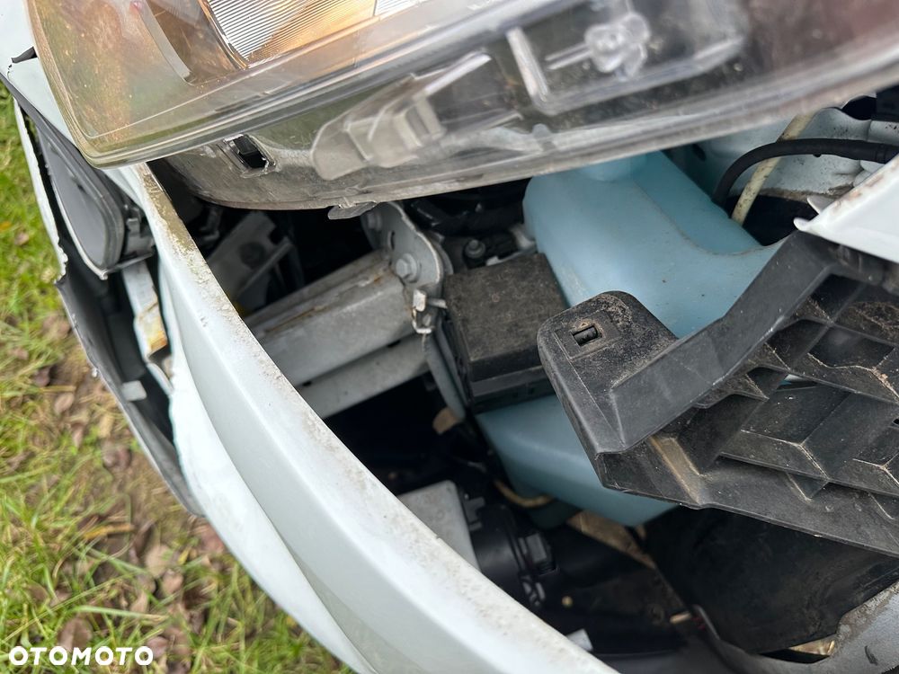 Ford Tourneo Courier 1.0 EcoBoost Ambiente - 14