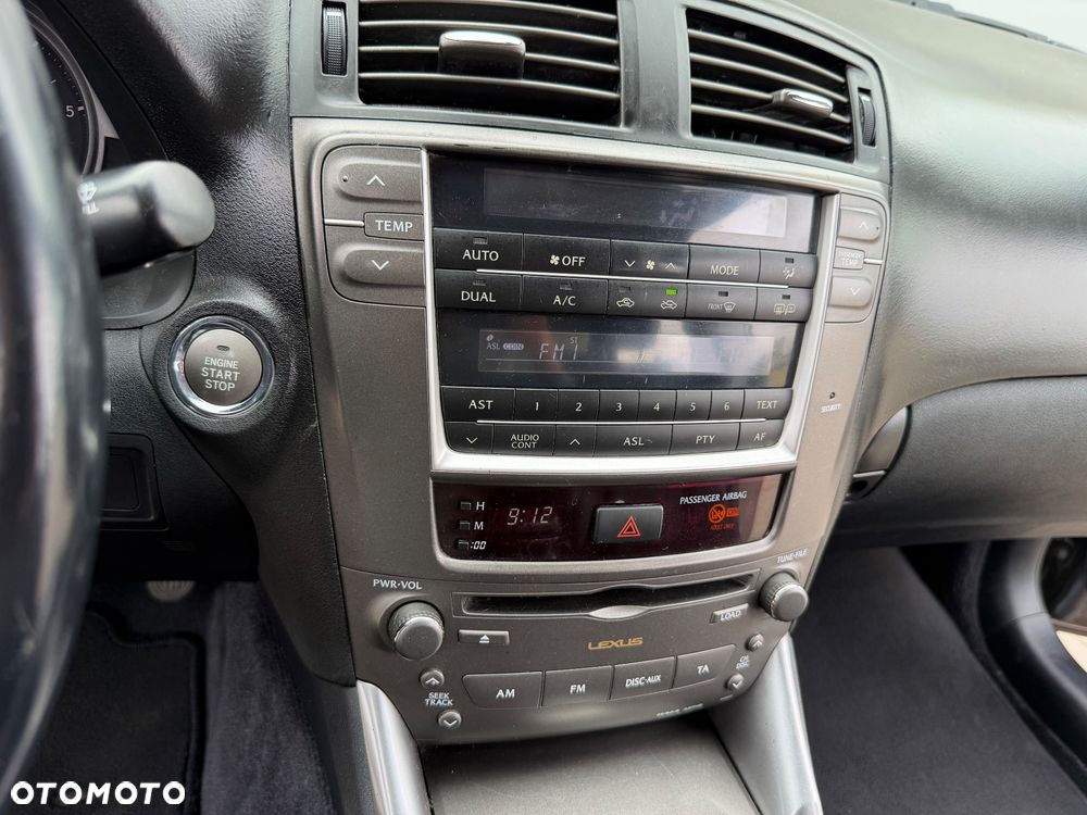 Lexus IS 220 D Comfort - 28