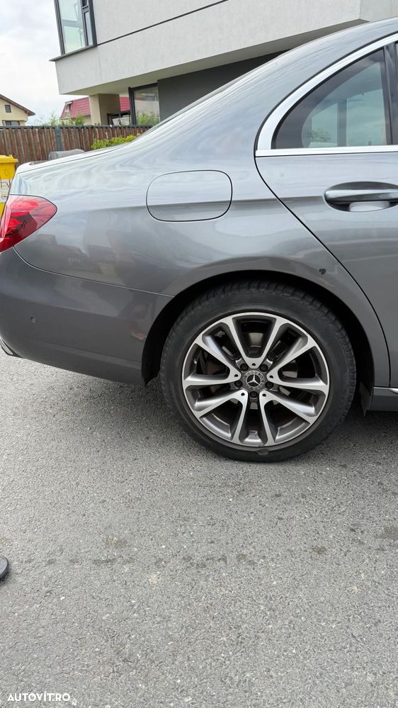 Mercedes-Benz E - 15