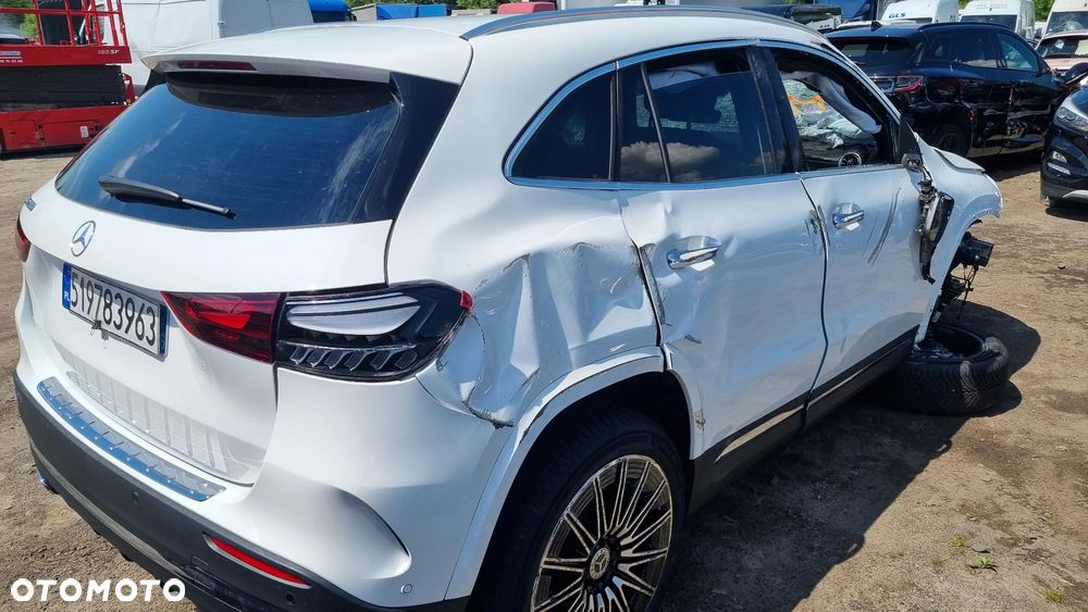 Mercedes-Benz GLA - 5
