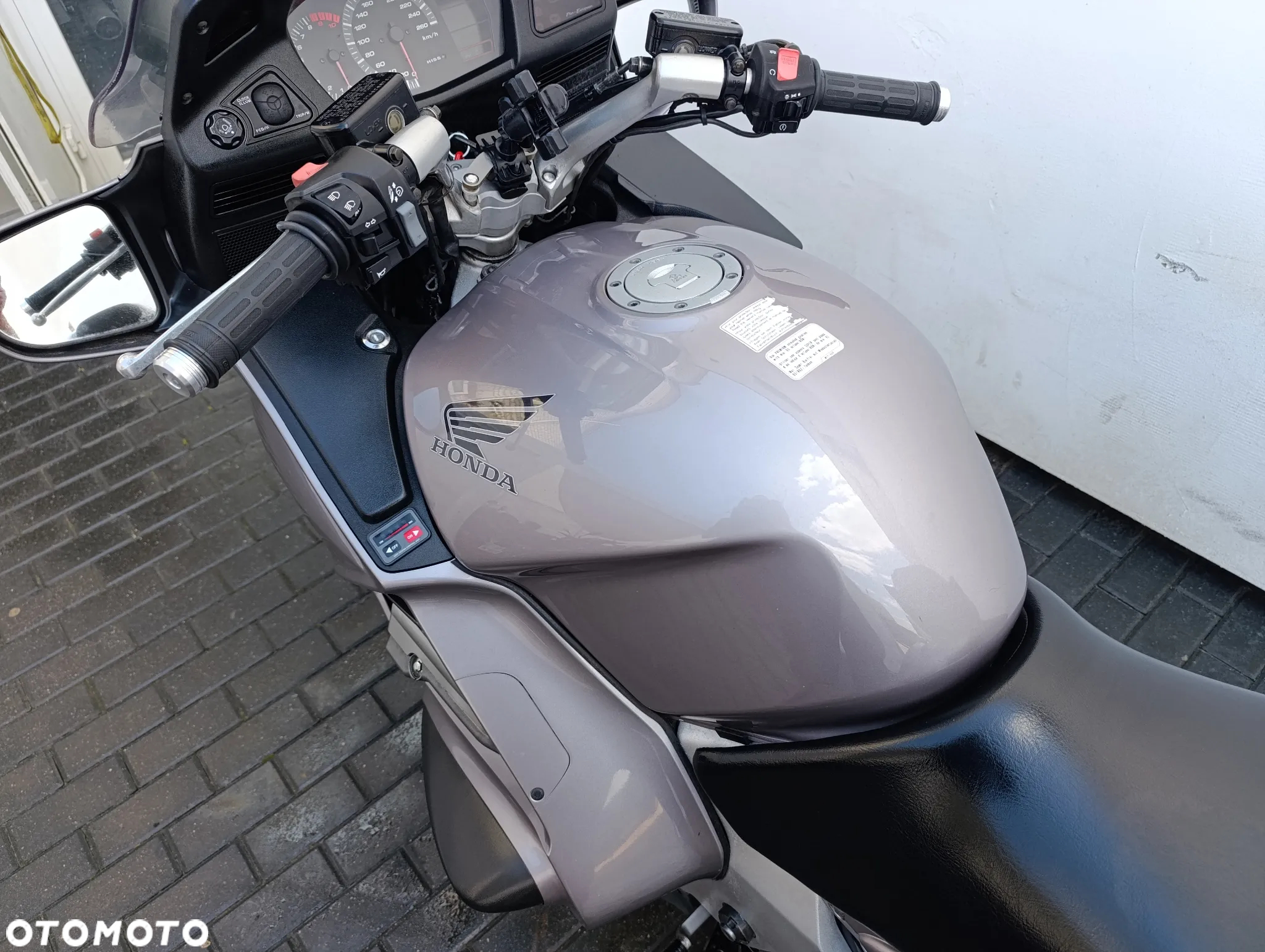 Honda ST - 18