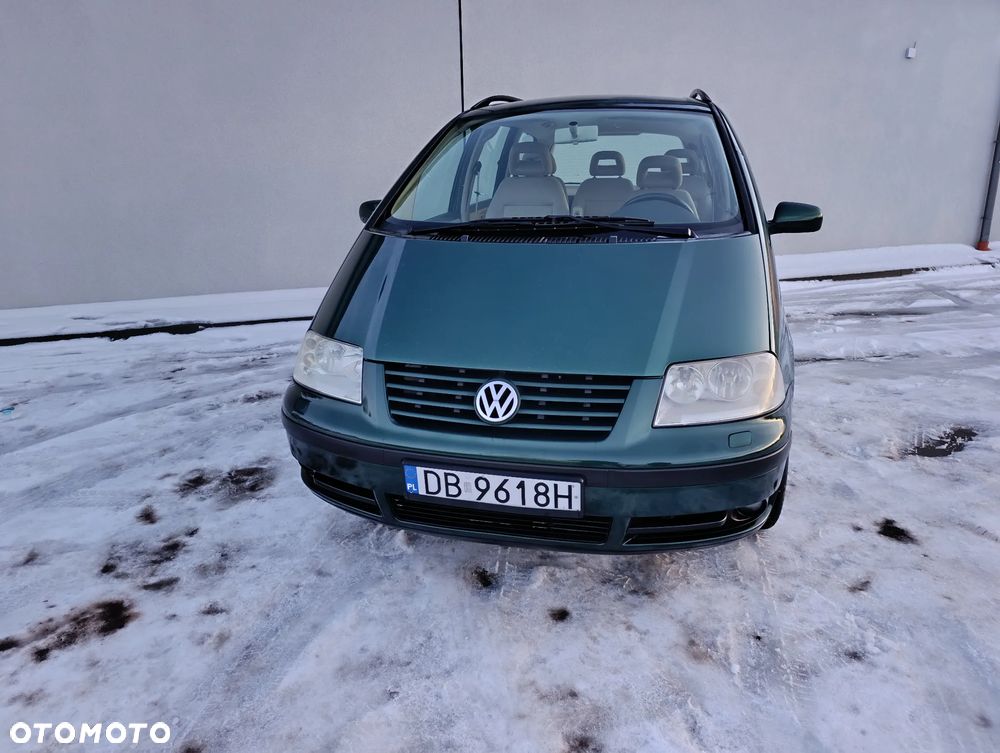 Volkswagen Sharan 1.8T Basis - 2