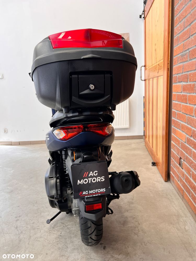 Yamaha NMAX - 12