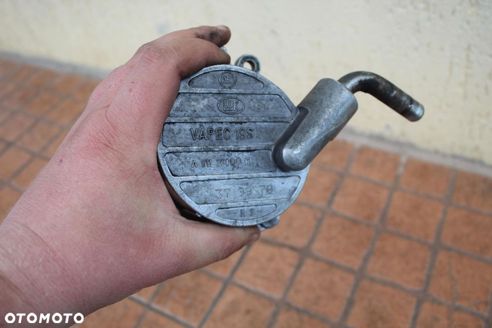 POMPA VACU VACUM MERCEDES W210 3.2 CDI A61123065 - 4