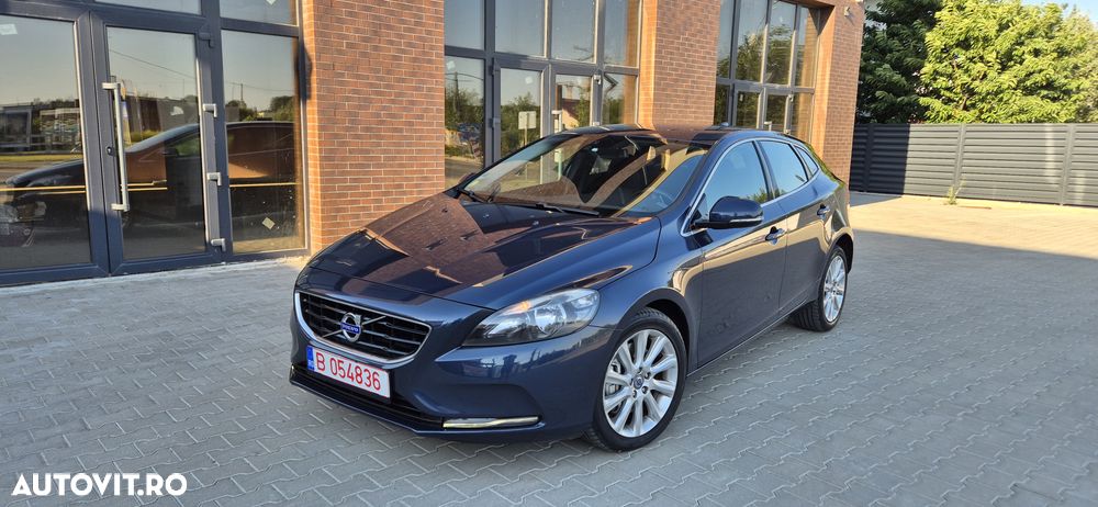 volvo v40