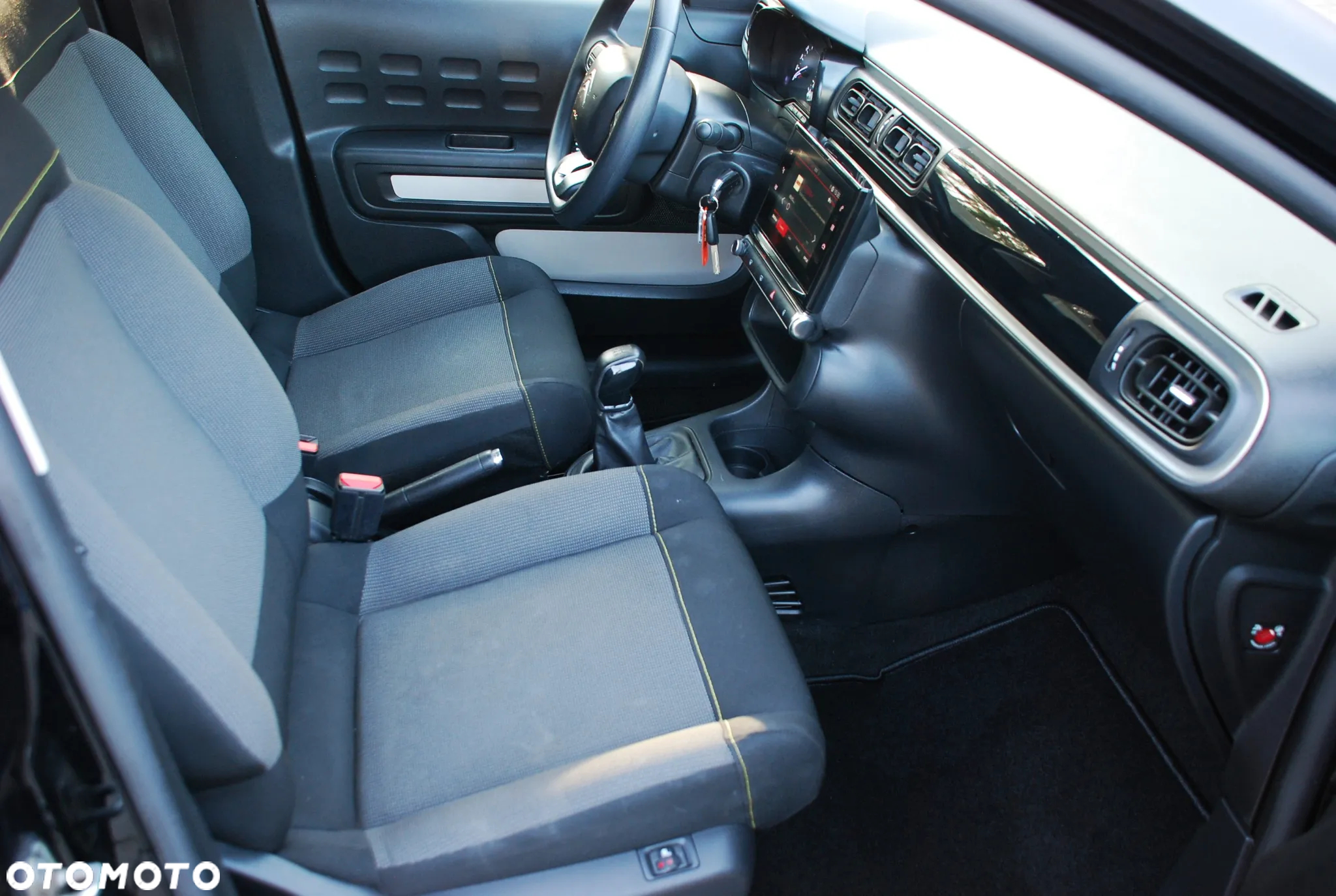 Citroën C3 1.2 PureTech Shine - 24