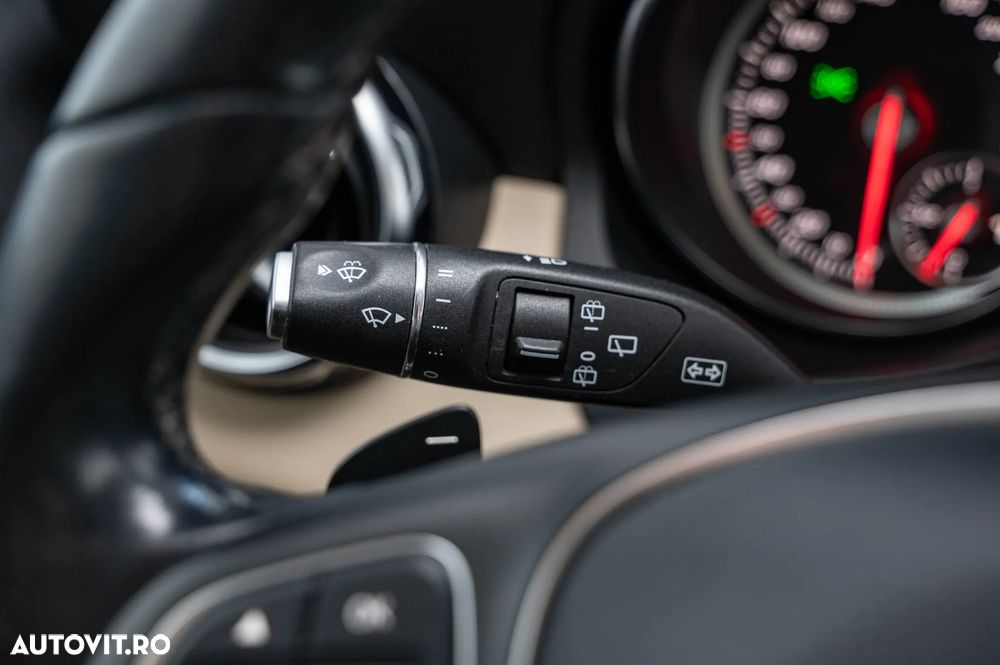 Mercedes-Benz GLA 220 4MATIC 7G-DCT - 21