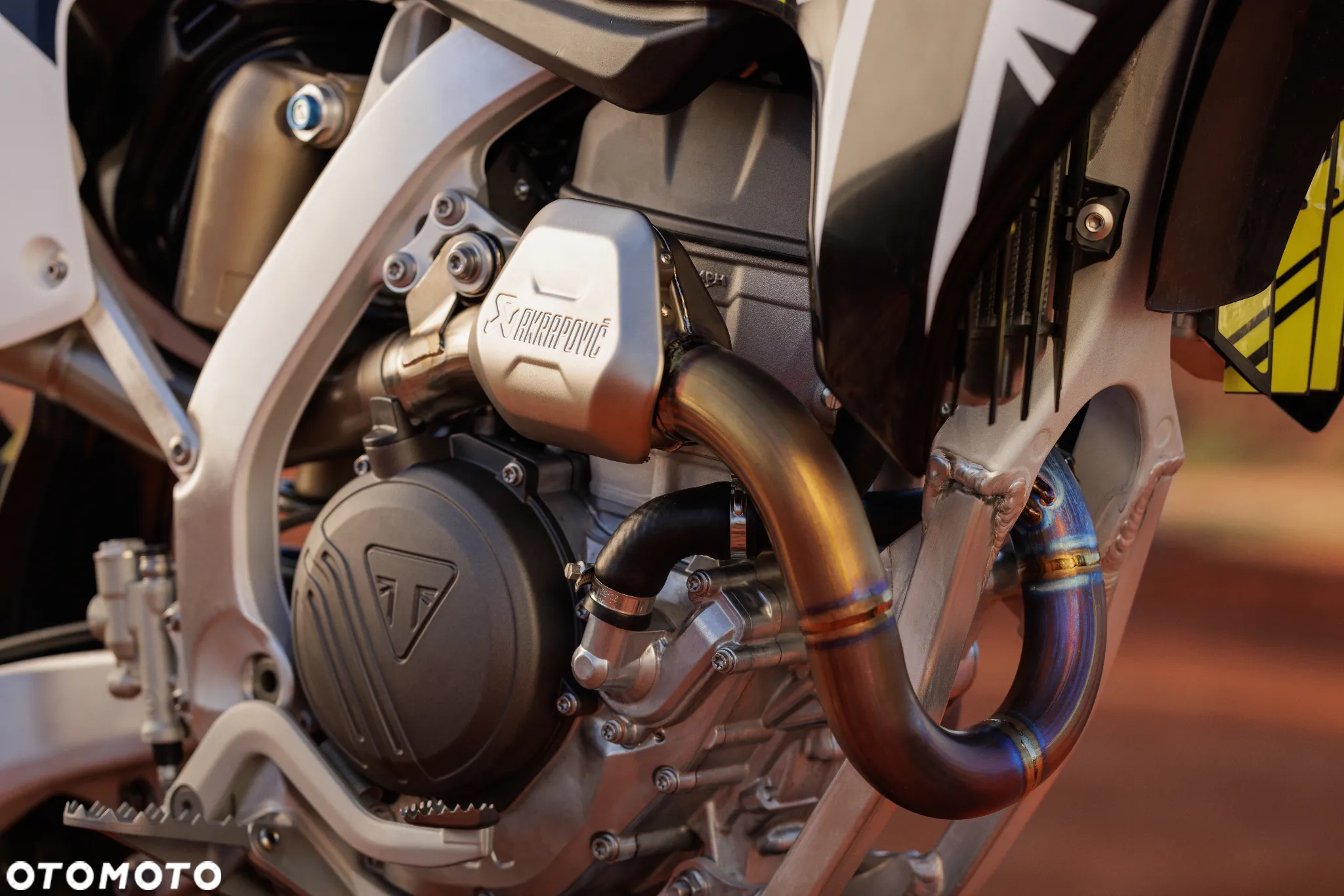 Triumph Inny - 12