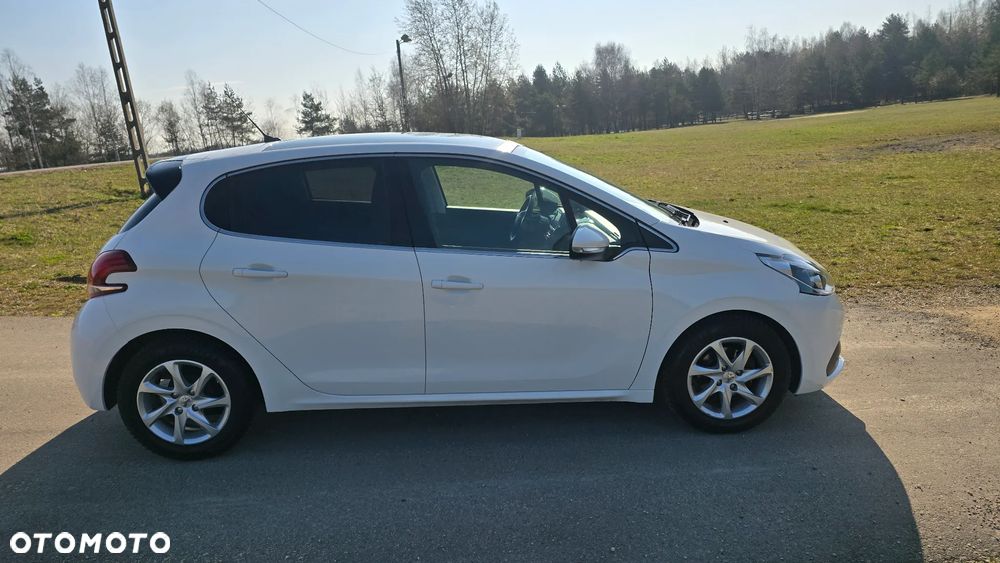 Peugeot 208 1.2 PureTech Allure - 13