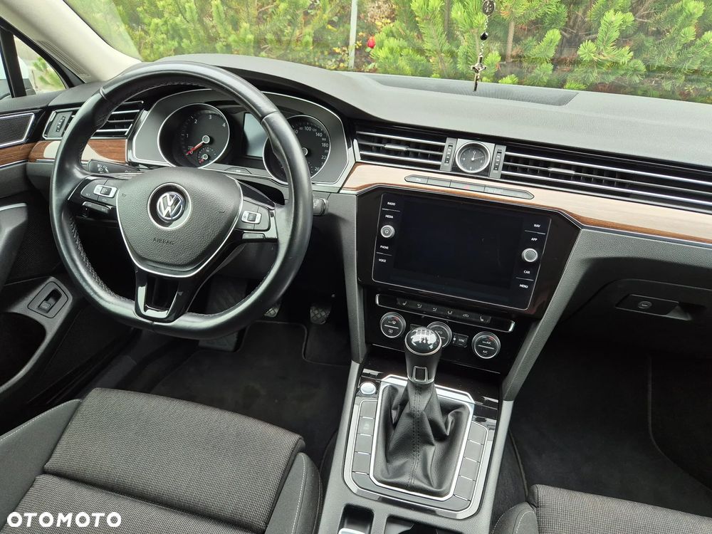 Volkswagen Passat 2.0 TDI BMT Highline - 17