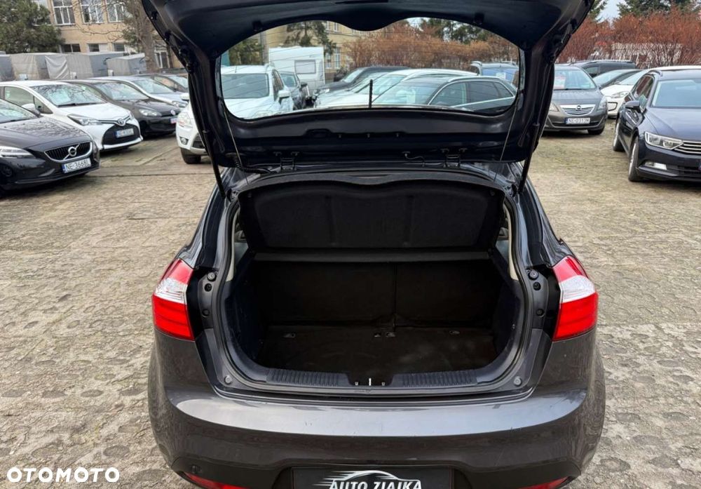 Kia Rio - 7