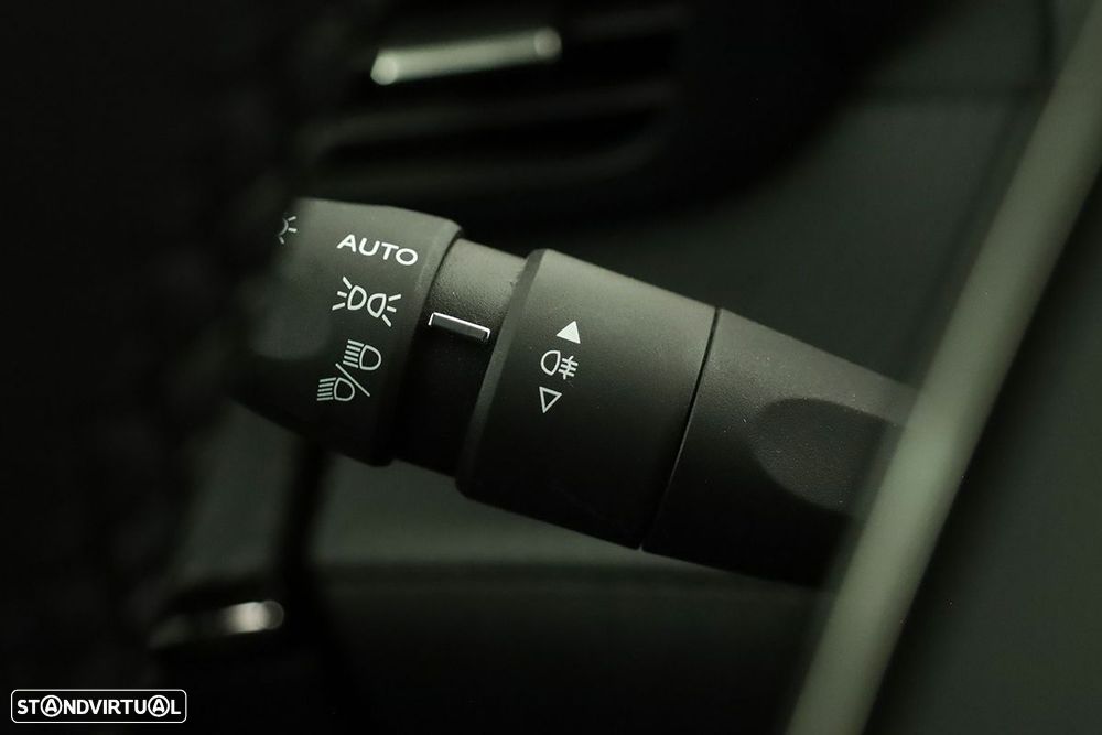 Peugeot e-2008 50 kWh GT - 19