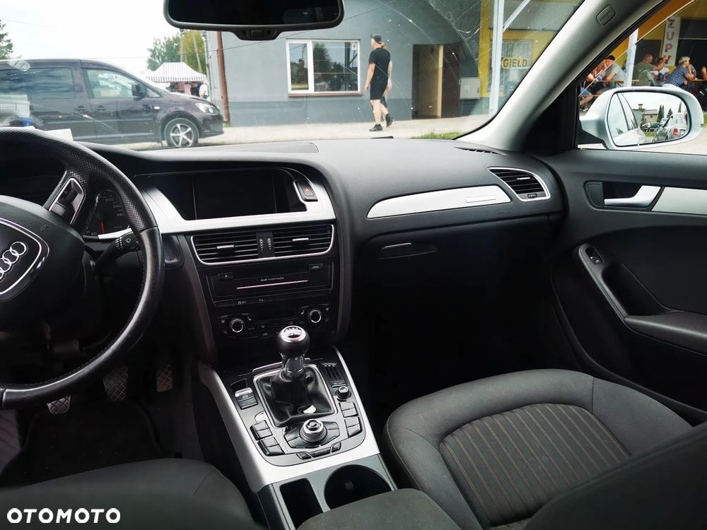 Audi A4 Avant 2.0 TDI DPF quattro - 10