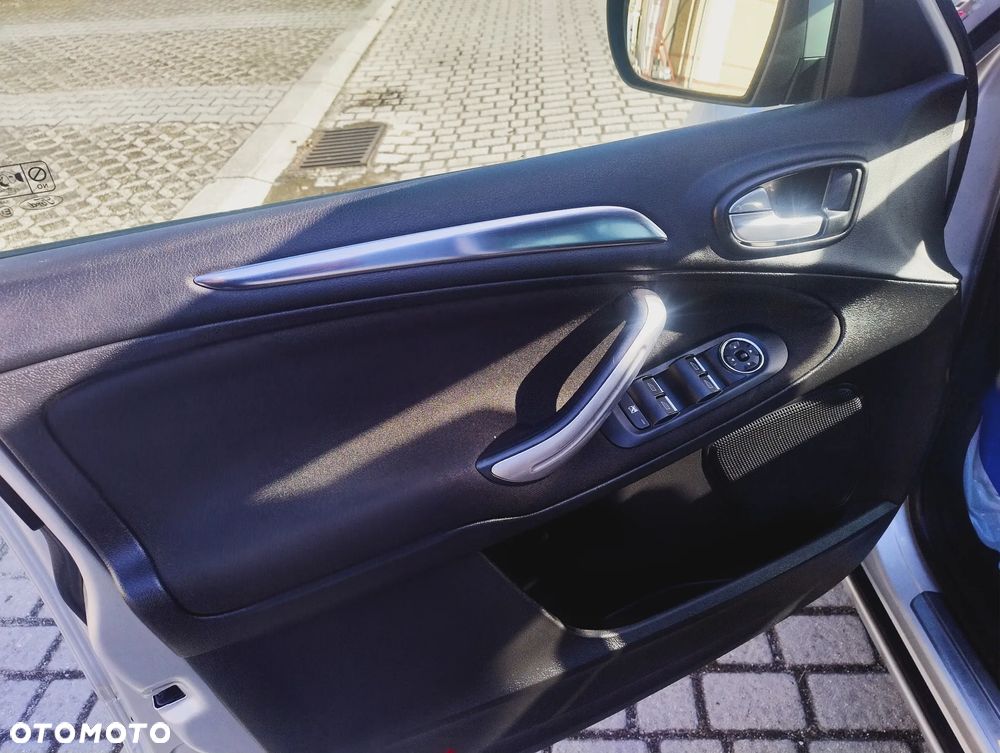 Ford S-Max 2.0 EcoBoost Titanium - 11