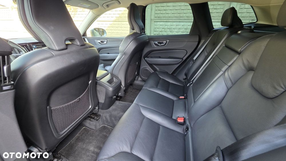 Volvo XC 60 D4 Momentum - 22