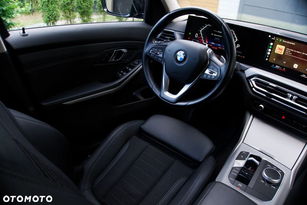 BMW Seria 3 318d MHEV - 15