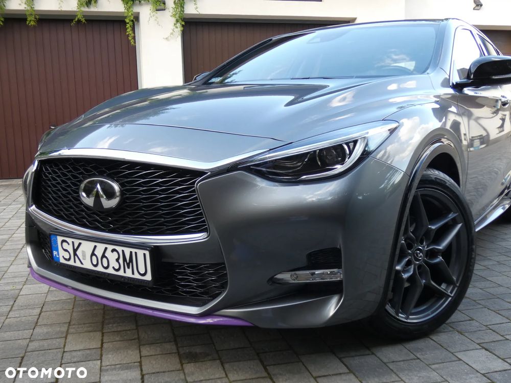 Infiniti Q30 1.6t Premium Tech 7DCT - 9