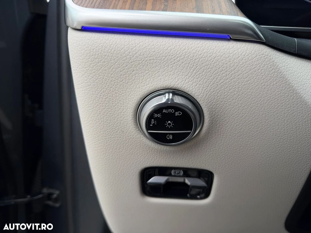 Mercedes-Benz GLC 300 e 4Matic 9G-TRONIC Avantgarde Advanced - 24