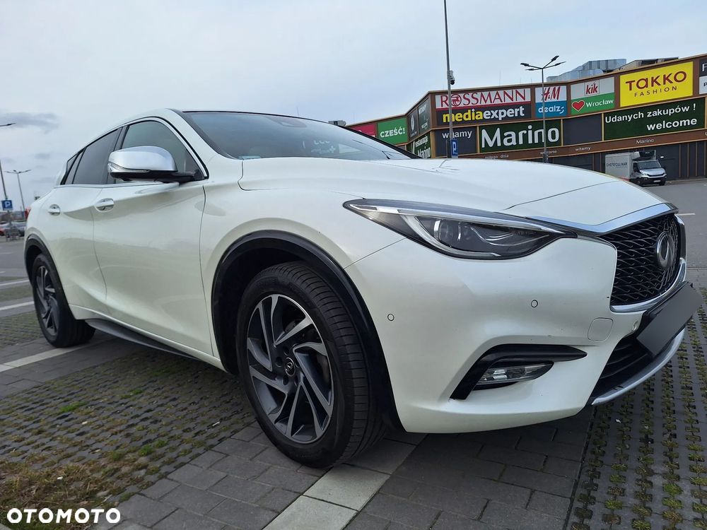Infiniti Q30 1.6t Premium 7DCT - 9