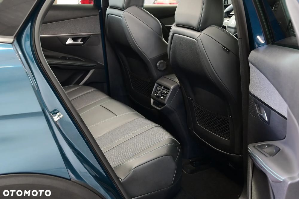 Peugeot 3008 1.6 PureTech Hybrid PHEV Allure S&S EAT8 - 11