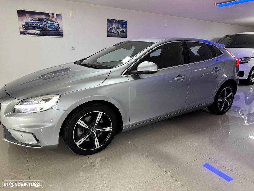 Volvo V40 1.5 T3 Sport Edition Plus Geartronic - 20
