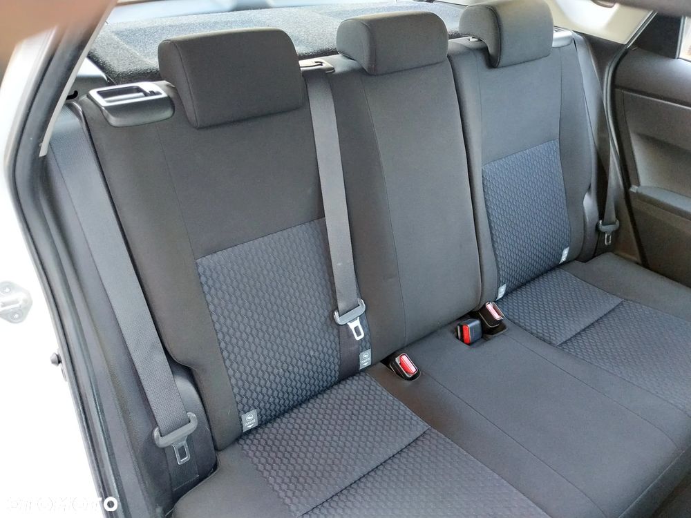 Toyota Auris 1.33 Dual-VVT-i Cool - 8