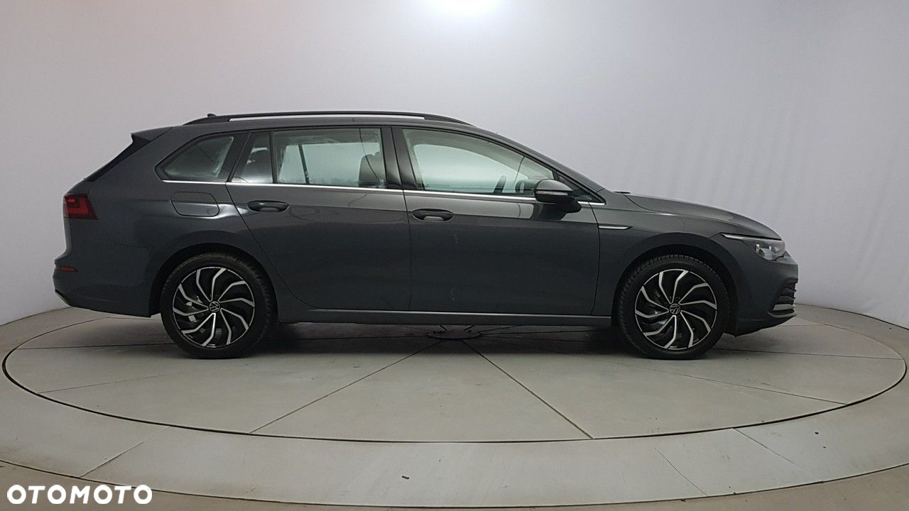 Volkswagen Golf - 8