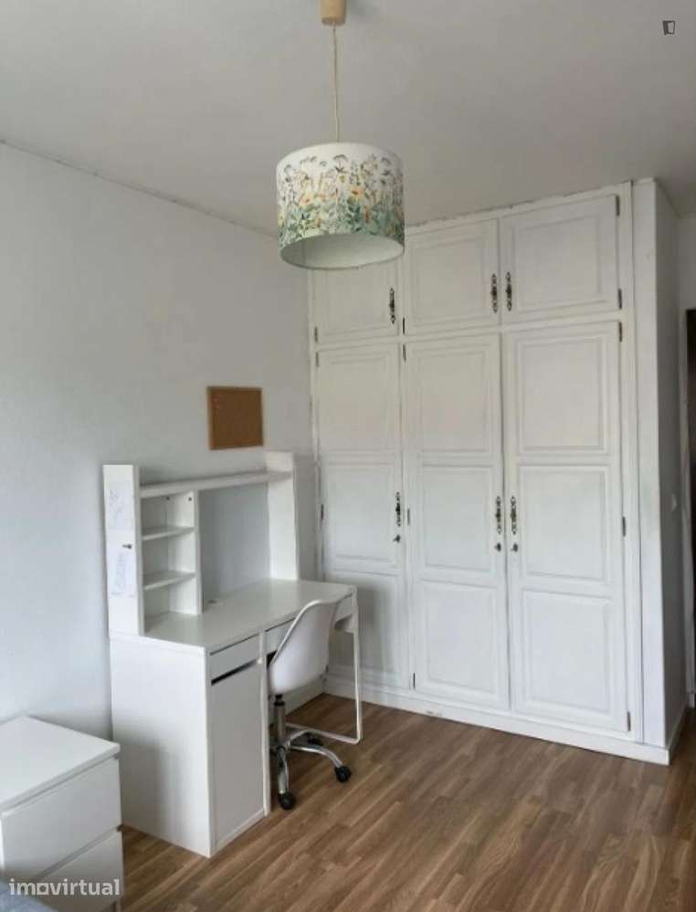 Quarto - localizado em Matosinhos Porto - Grande imagem: 3/5