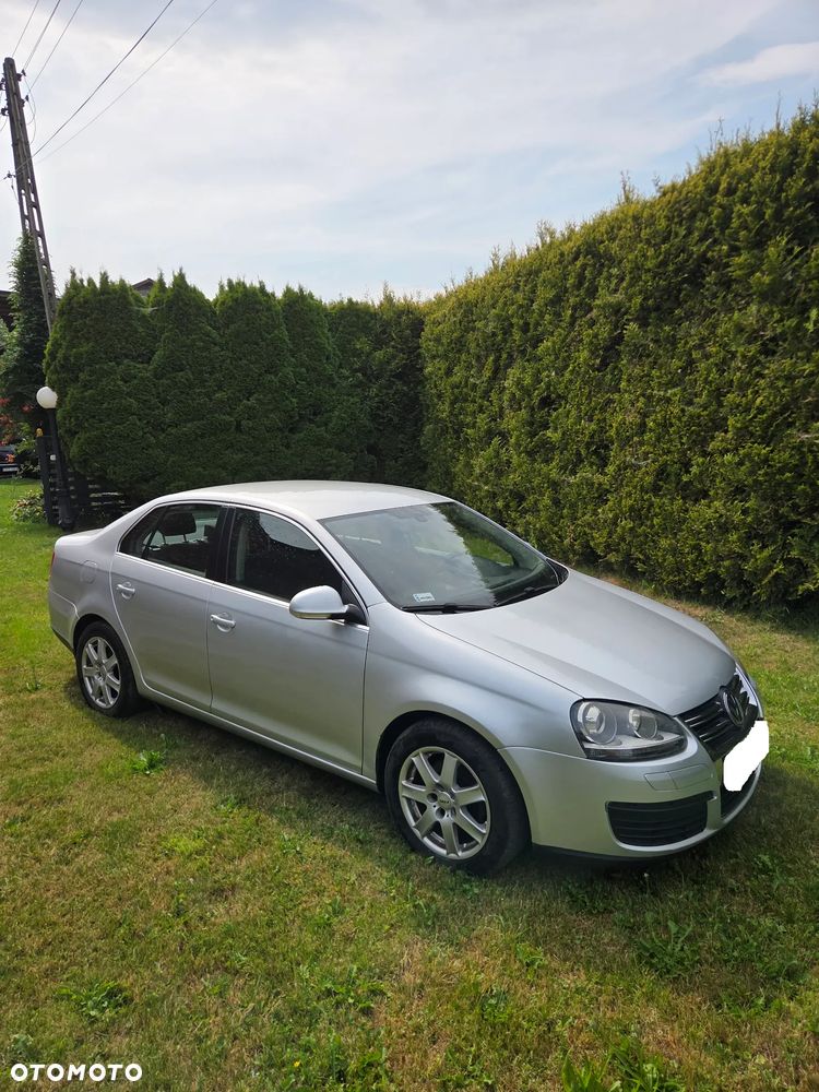 Volkswagen Jetta 2.0 TDI Comfortline - 1