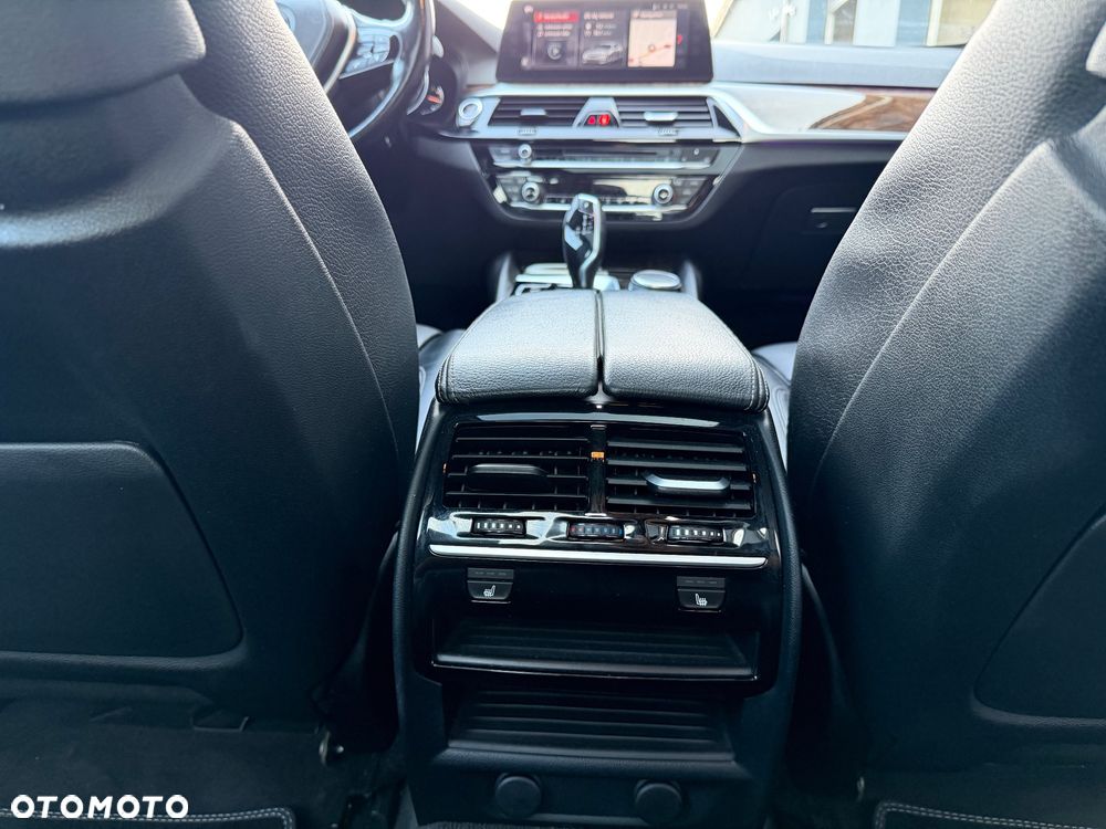 BMW Seria 5 530i xDrive Sport Line - 15