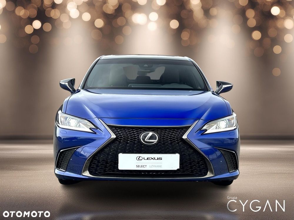Lexus ES 300h F Sport Design - 10