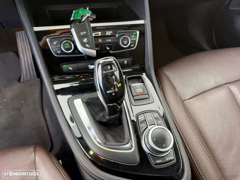 BMW 218 Active Tourer i Line Luxury Auto - 12