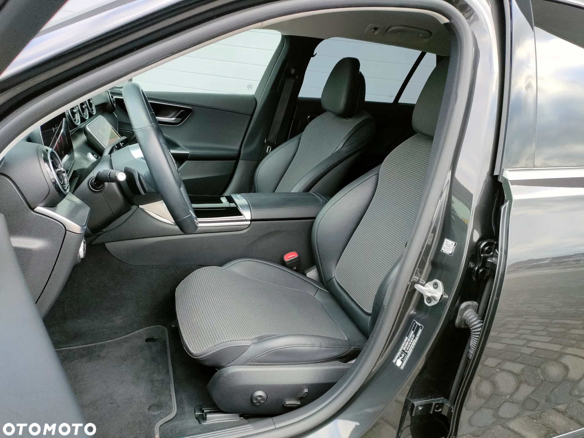 Mercedes-Benz Klasa C 220 d 4Matic T 9G-TRONIC Avantgarde - 12