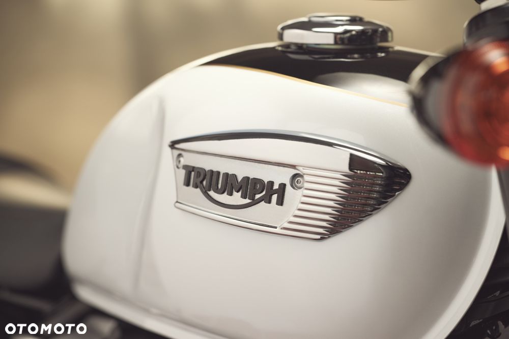 Triumph Bonneville - 6