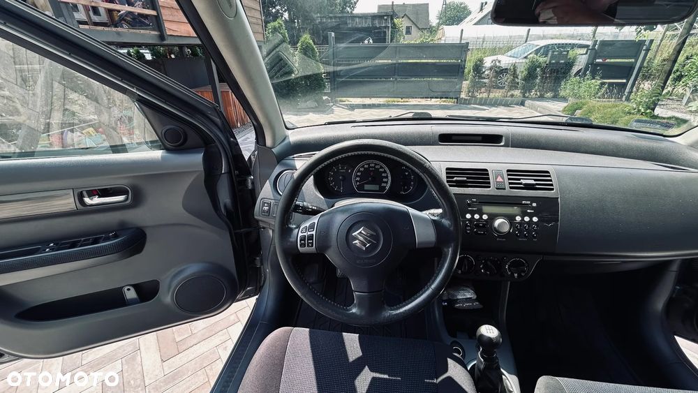 Suzuki Swift 1.3 GLX / Comfort - 28