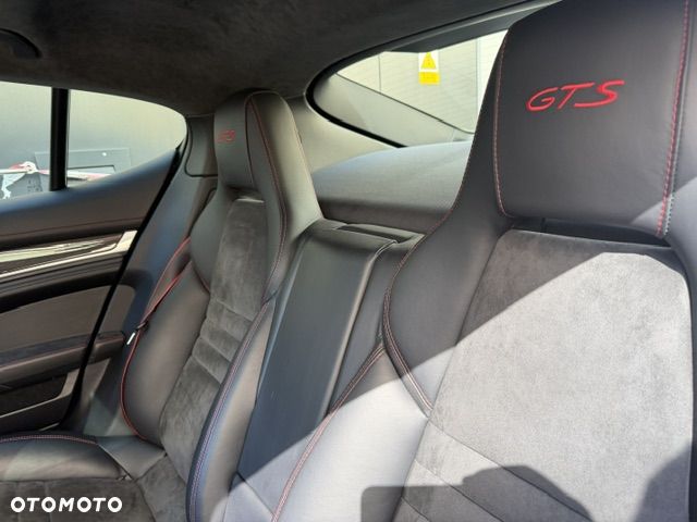 Porsche Panamera - 12