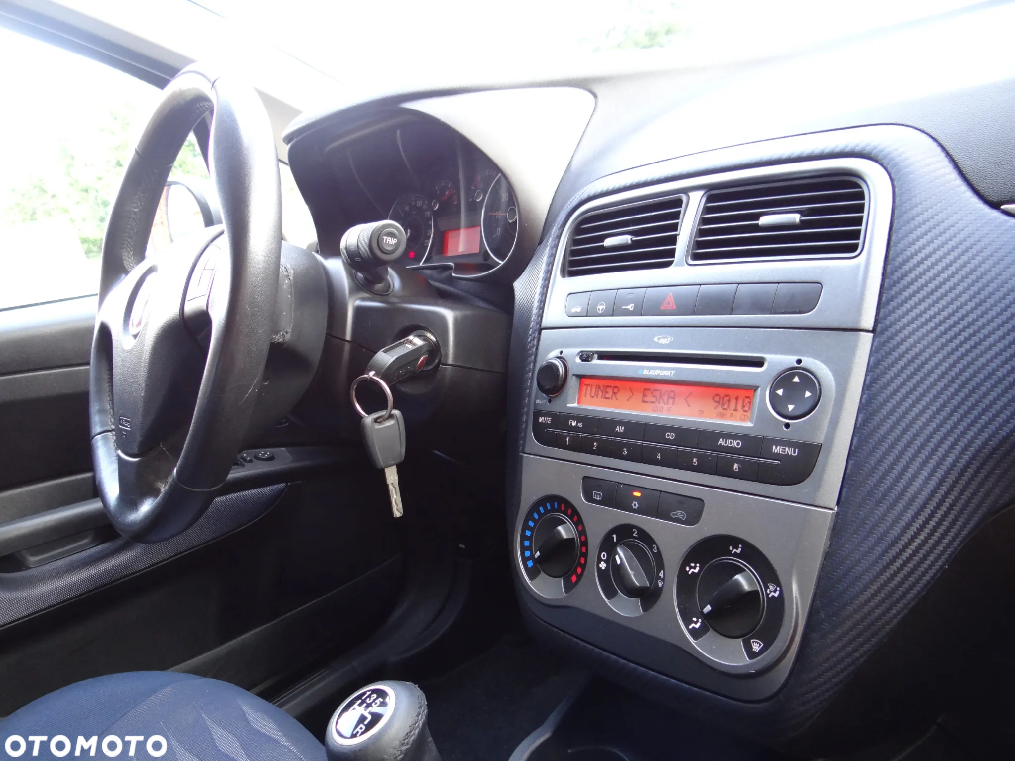 Fiat Punto 1.4 Young - 31