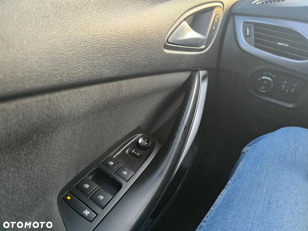 Opel Astra - 16