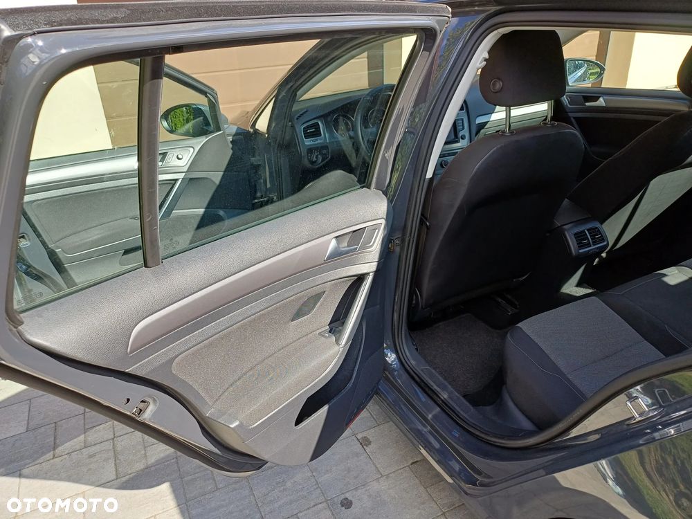 Volkswagen Golf - 11