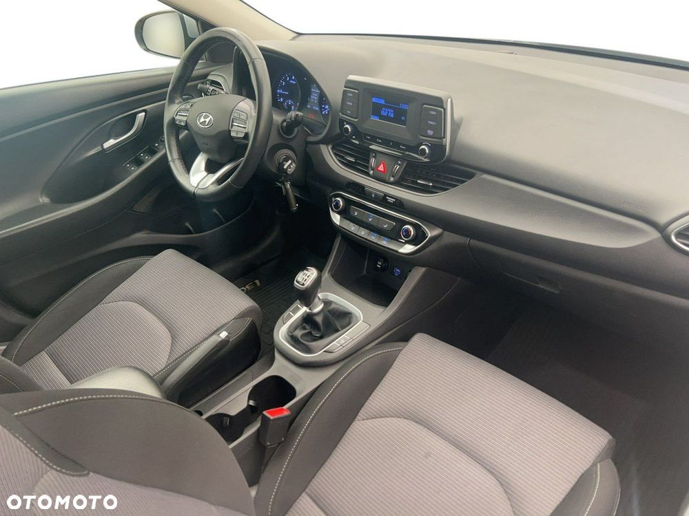 Hyundai i30 1.5 DPI Classic + - 14