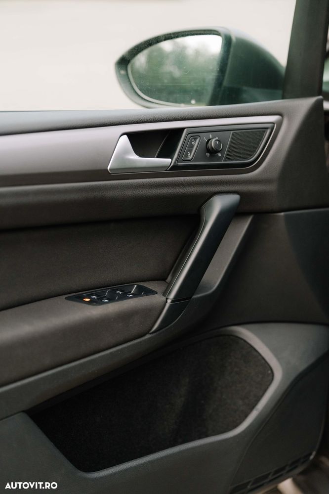 Volkswagen Golf 1.6 TDI DSG BMT Comfortline - 29