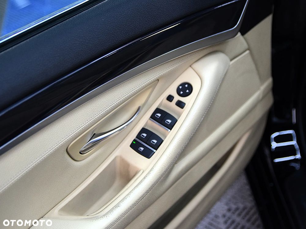 BMW Seria 5 520d - 14