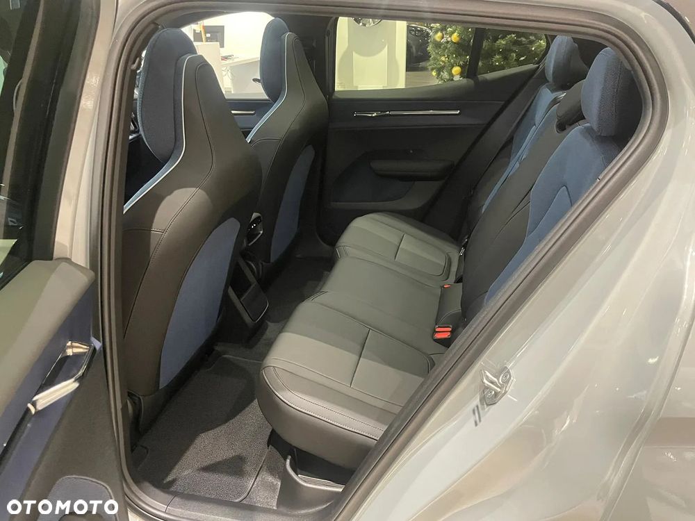 Volvo EX30 Twin Motor Performance AWD Ultra - 23