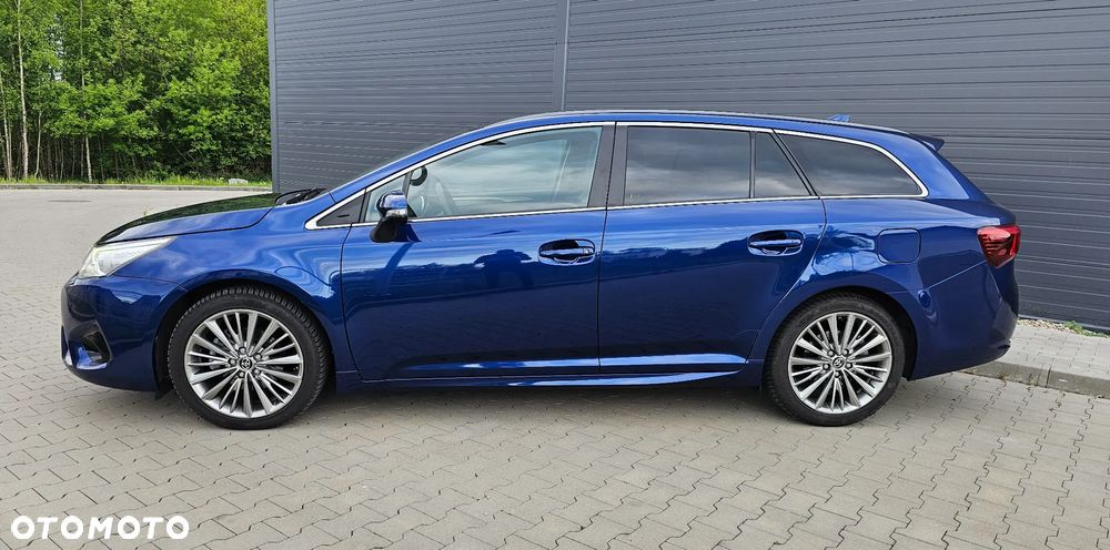 Toyota Avensis 1.8 Multidrive S Executive - 2
