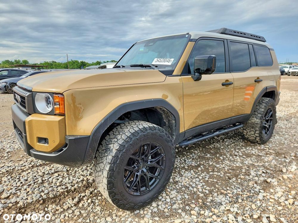 Toyota Land Cruiser - 1