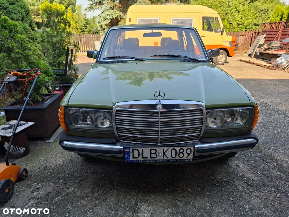 Mercedes-Benz W123 - 2